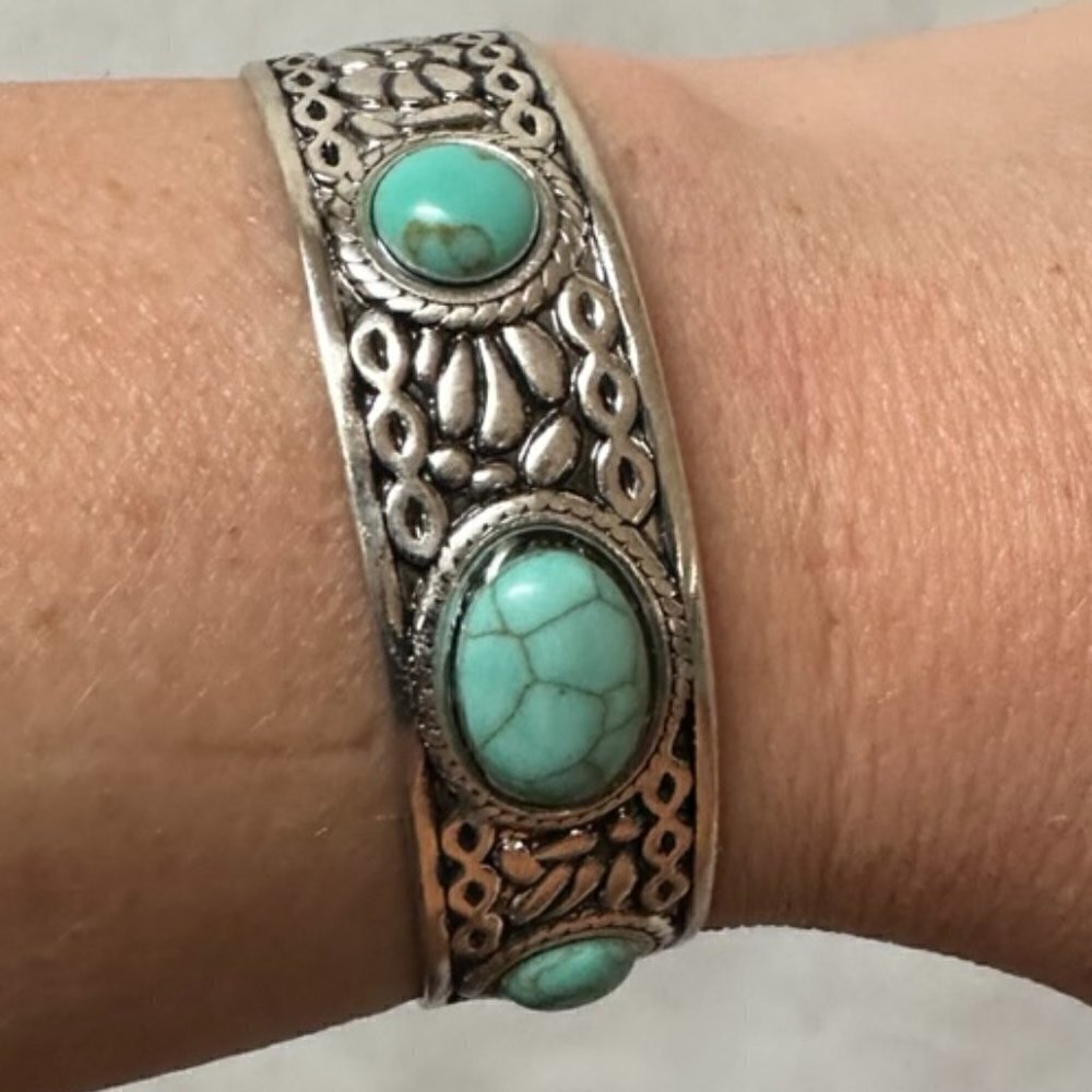 Western Turquoise Cuff Bracelet average .6.5 wrist Boho Gift NWT Southwestern - Picture 8 of 9
